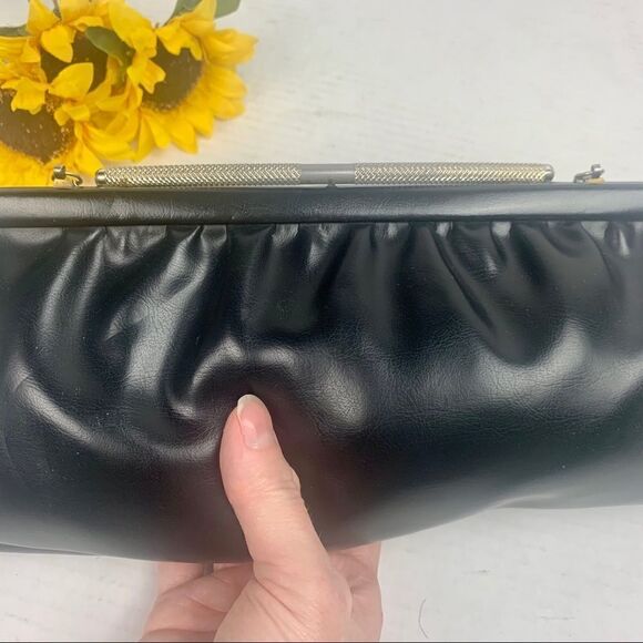 VTG 70s Black Vinyl Clutch Evening Bag Chain Strap - Picture 3 of 15